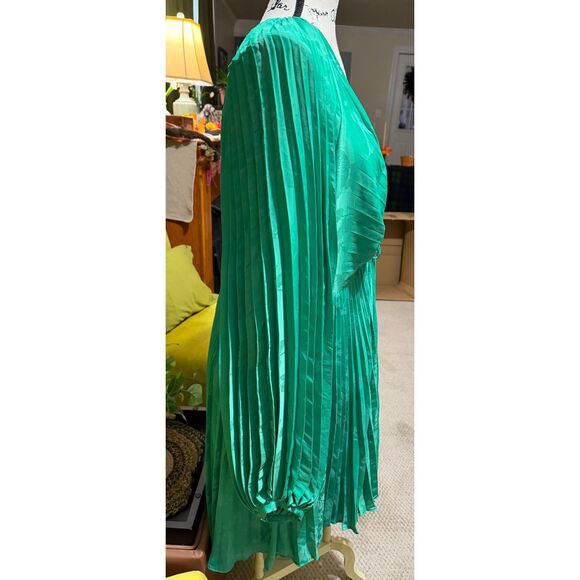BANANA REPUBLIC | NWT | Size 16 Tall | Emerald Pleated Jacquard Tie-Front Dress - Picture 5 of 9